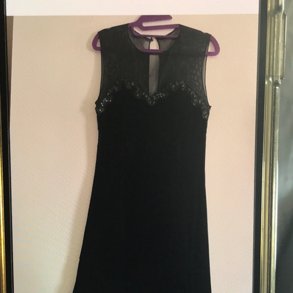MODA INT’L Beautiful Black Dress